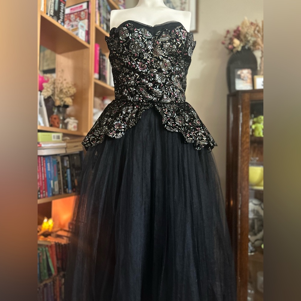 Strapless Black Floral Embroidered Peplum Dress - Picture 4 of 16